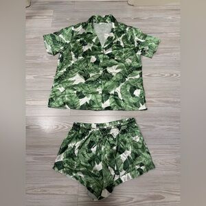 Leaf Palm Print Women's PJ Pajama Top and Shorts Set M